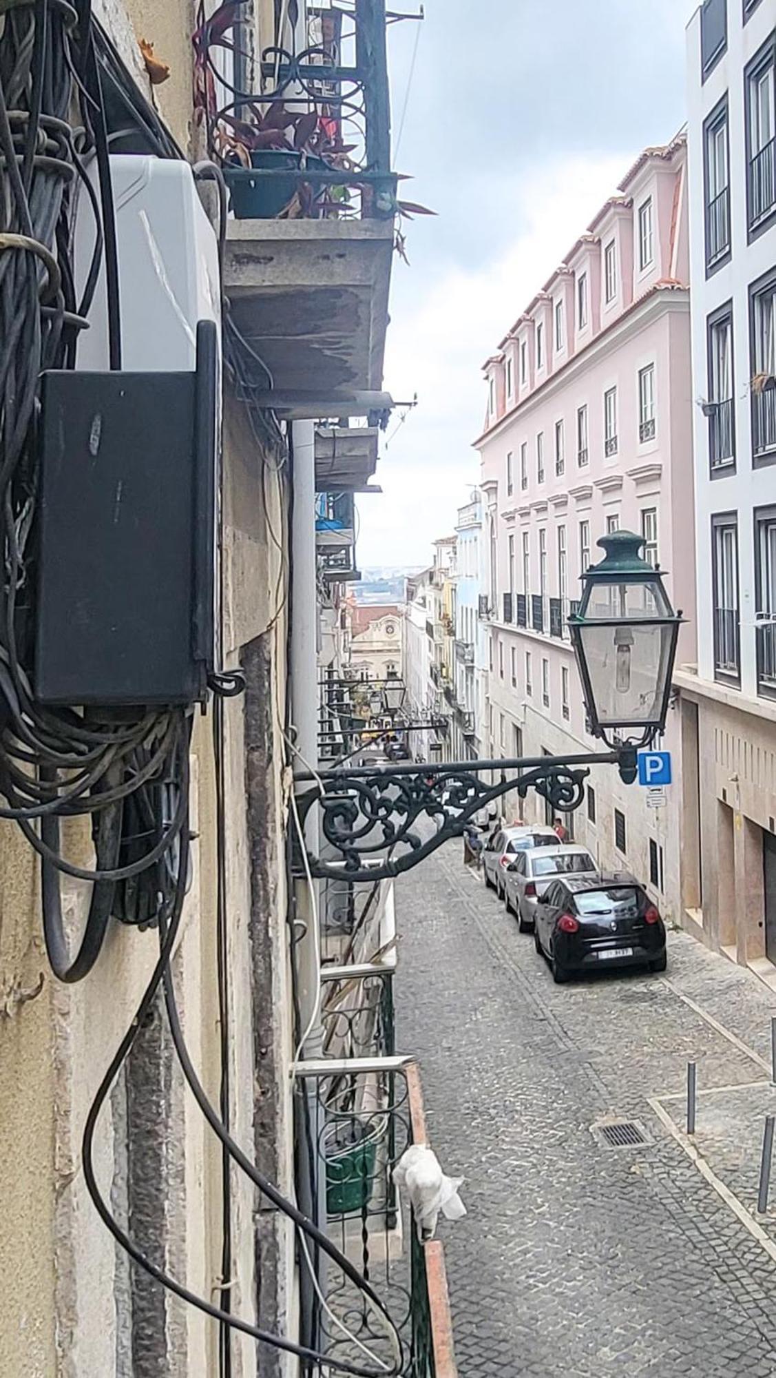 Need Is Lisbon- Downtown Lissabon